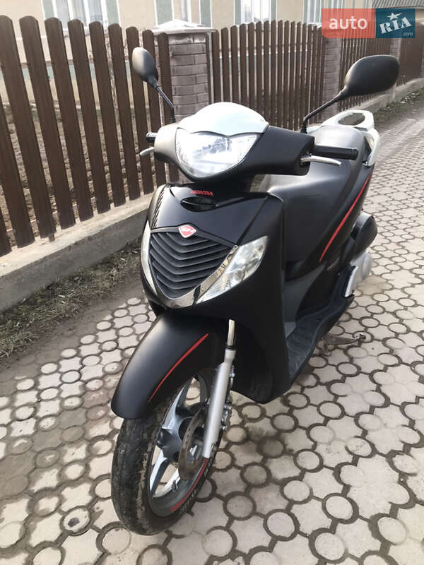 Скутер Honda SH 125 2009 в Делятине