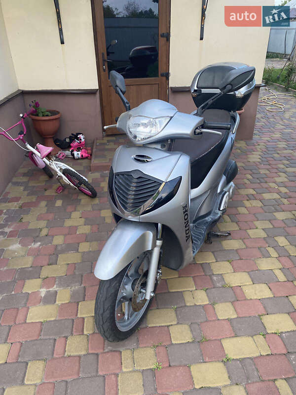 Мопеды Honda SH 150 2012 в 