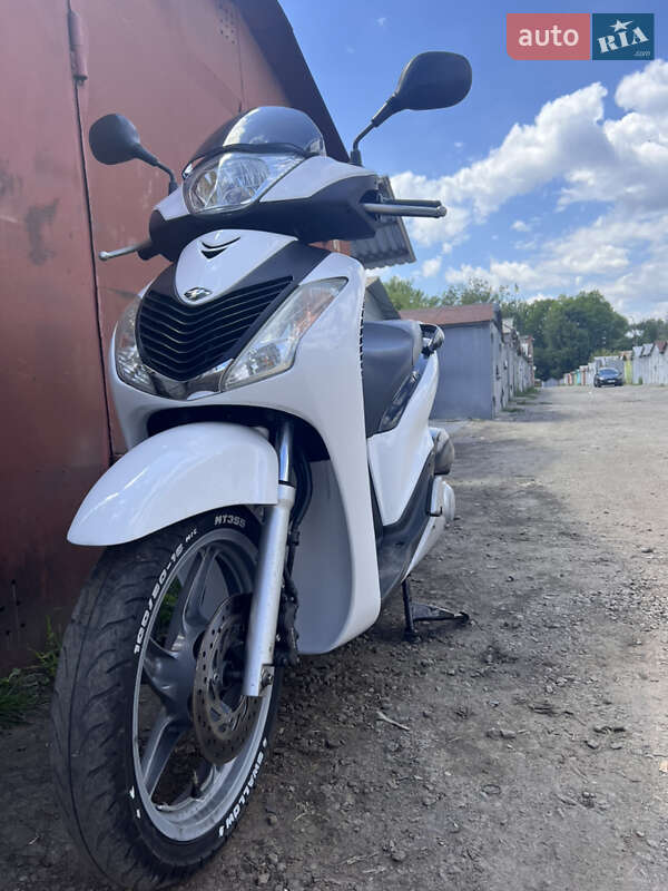 Макси-скутер Honda SH 150 2012 в Белой Церкви