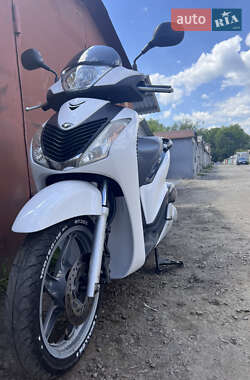 Макси-скутер Honda SH 150 2012 в 