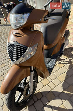 Макси-скутер Honda SH 150 2012 в Кицмани