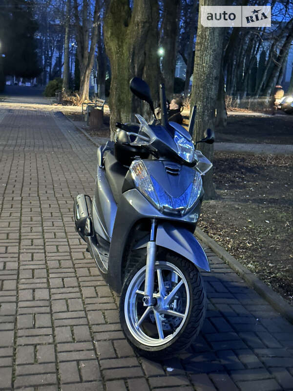 Макси-скутер Honda SH 300i 2014 в Кицмани