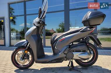 Скутер Honda SH 300i 2018 в Новоселице
