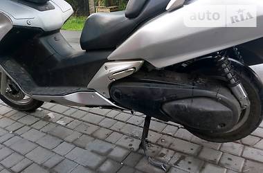 Макси-скутер Honda Silver Wing 400 2005 в Нововолынске