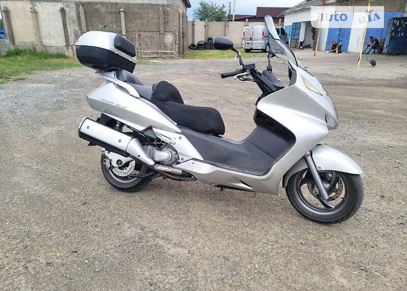 Максі-скутер Honda Silver Wing 600 2002 в Гайвороні