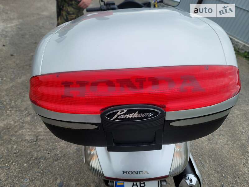 Максі-скутер Honda Silver Wing 600 2002 в Гайвороні