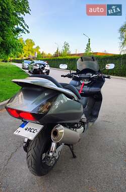 Макси-скутер Honda Silver Wing 600 2001 в 