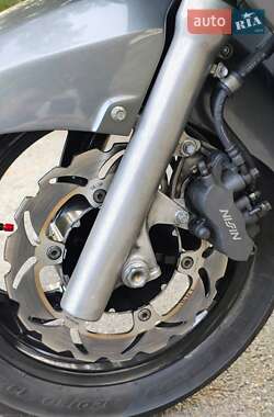 Макси-скутер Honda Silver Wing 600 2001 в 