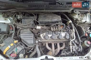 Мінівен Honda Stream 2001 в 
