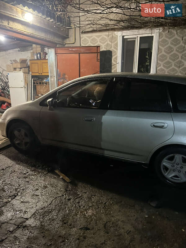 Минивэн Honda Stream 2003 в Березовке фото 5 Минивэн Honda Stream 2003 в Березовке