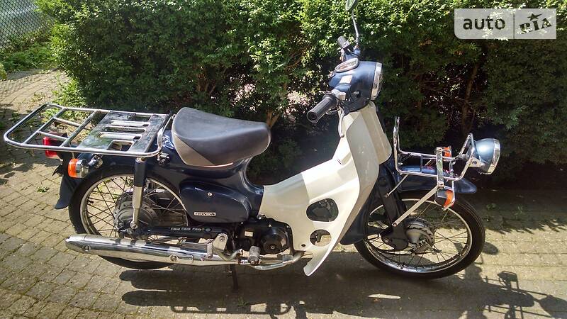 Honda Super Cub 2000 року