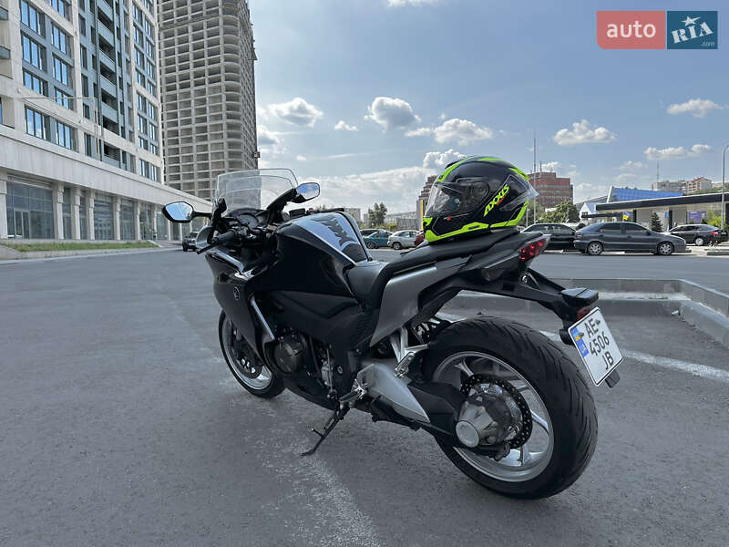Мотоцикл Спорт-туризм Honda VFR 1200F 2012 в Дніпрі