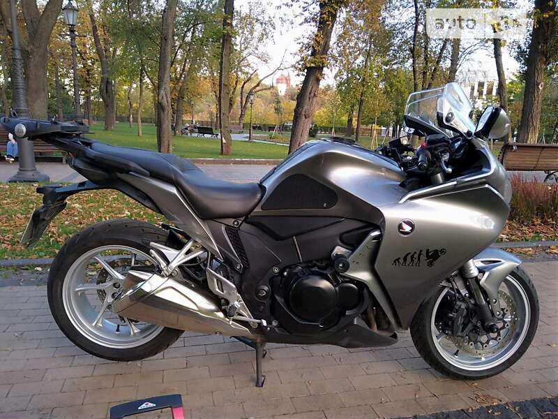 Мотоцикл Спорт-туризм Honda VFR 1200F 2010 в Киеве