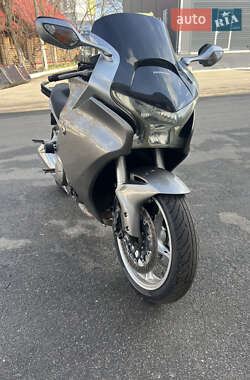 Мотоцикл Спорт-туризм Honda VFR 1200F 2010 в 