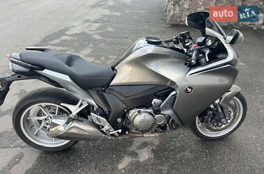 Мотоцикл Спорт-туризм Honda VFR 1200F 2010 в 
