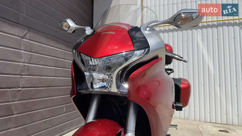 Мотоцикл Спорт-туризм Honda VFR 1200F 2011 в Одесі