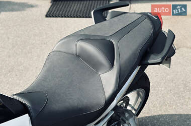 Мотоцикл Спорт-туризм Honda VFR 1200F 2010 в 