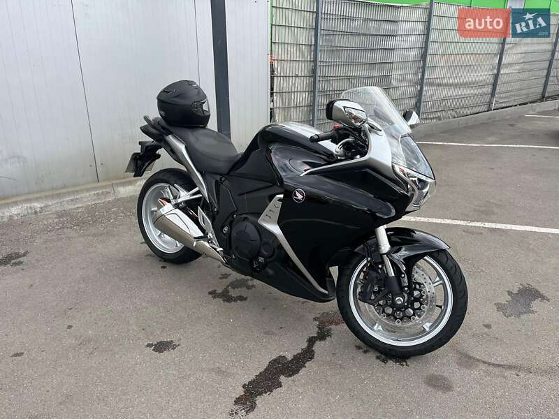 Мотоцикл Круізер Honda VFR 1200F 2015 в Харкові фото 13 Мотоцикл Круізер Honda VFR 1200F 2015 в Харкові