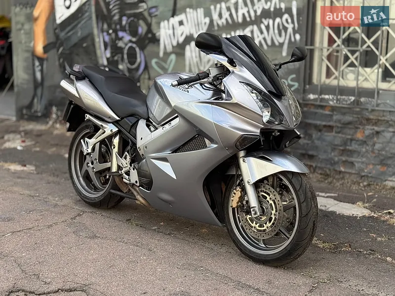 TRIUMPH DAYTONA 660 2024 VIN SMTL23UF7STBW5959 фото оголошення 15 з 42