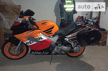 Мотоцикл Спорт-туризм Honda VFR 800 2002 в Хусті