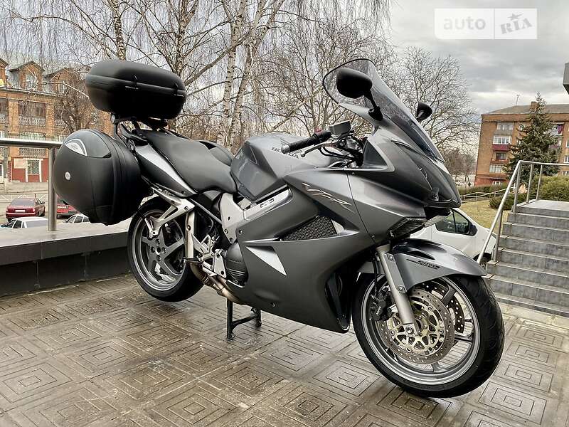 Honda vfr 800 2008