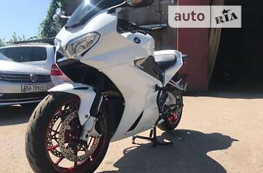 Мотоцикл Спорт-туризм Honda VFR 800 2014 в Кропивницькому