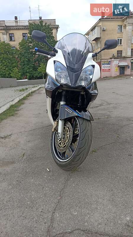 Мотоцикл Спорт-туризм Honda VFR 800F Interceptor 2003 в Марганце