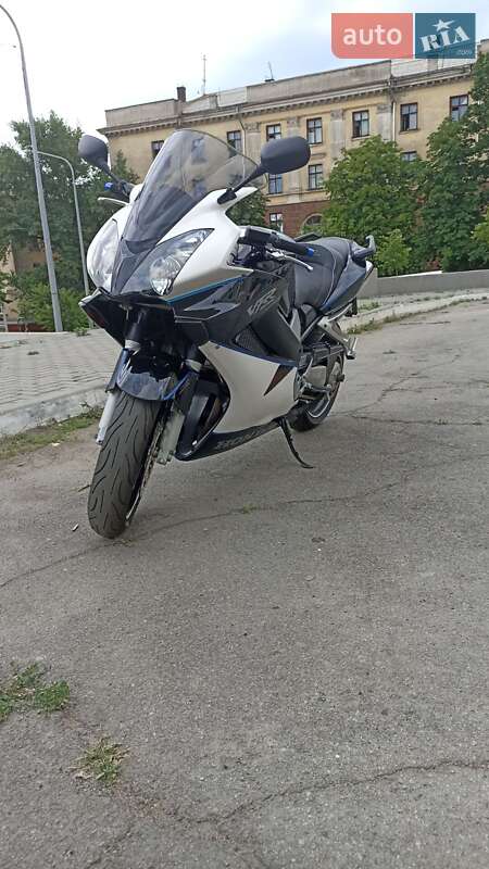 Мотоцикл Спорт-туризм Honda VFR 800F Interceptor 2003 в Марганце