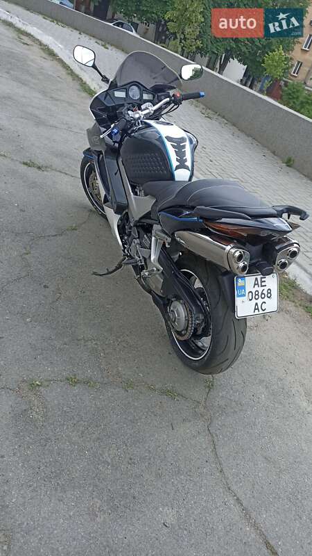 Мотоцикл Спорт-туризм Honda VFR 800F Interceptor 2003 в Марганце