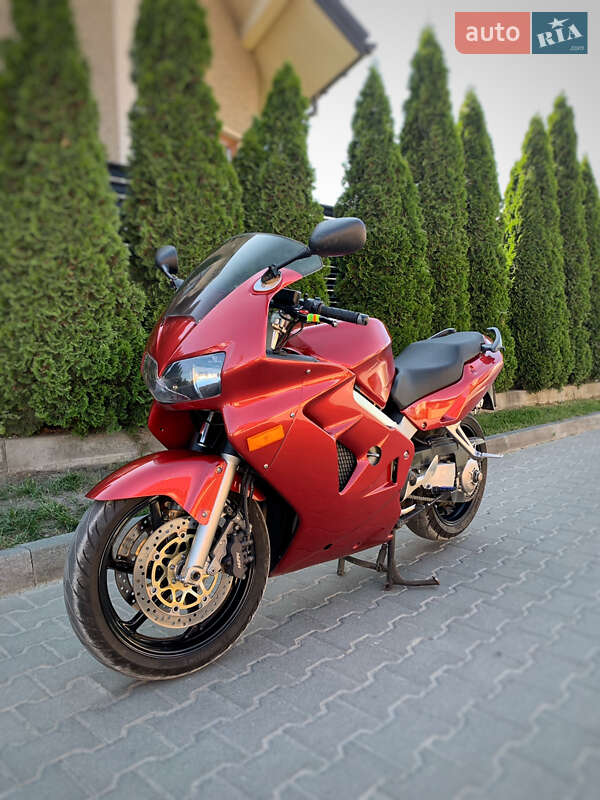 Мотоцикл Спорт-туризм Honda VFR 800F Interceptor 1999 в Львові