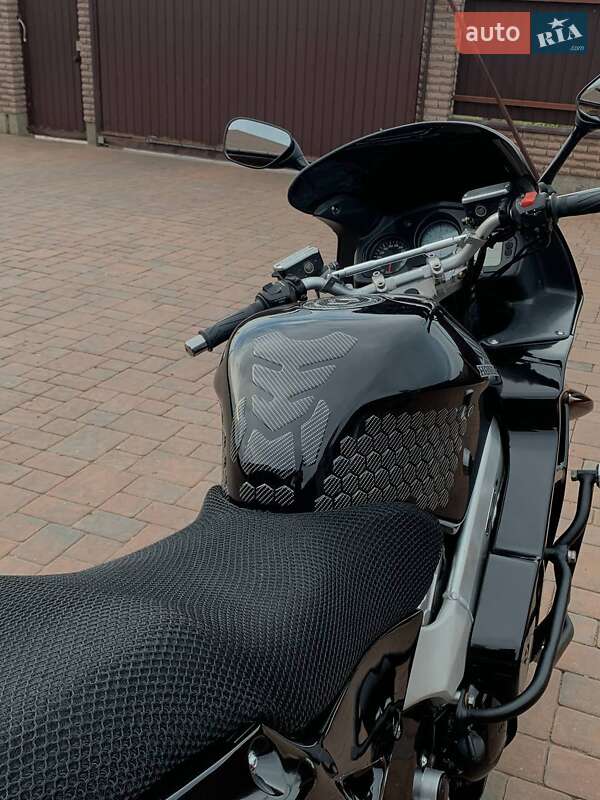 Мотоцикл Спорт-туризм Honda VFR 800F Interceptor 1998 в Кривому Розі