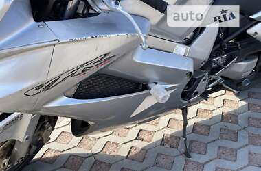 Мотоцикл Спорт-туризм Honda VFR 800F Interceptor 2002 в 