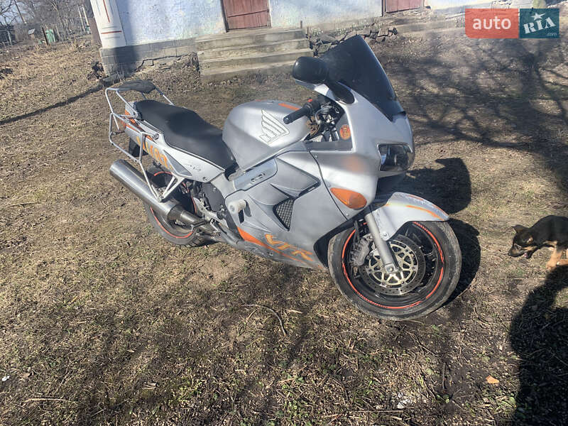 Мотоцикл Спорт-туризм Honda VFR 800F Interceptor 1999 в 