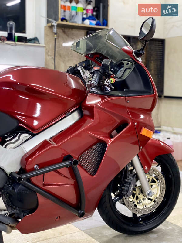 Мотоцикл Спорт-туризм Honda VFR 800F Interceptor 1999 в Львове