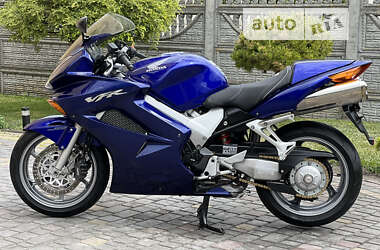 Мотоцикл Спорт-туризм Honda VFR 800F Interceptor 2004 в Буську