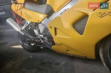 Мотоцикл Спорт-туризм Honda VFR 800F Interceptor 1999 в 