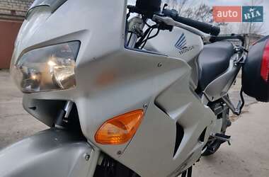 Мотоцикл Спорт-туризм Honda VFR 800F Interceptor 1998 в 