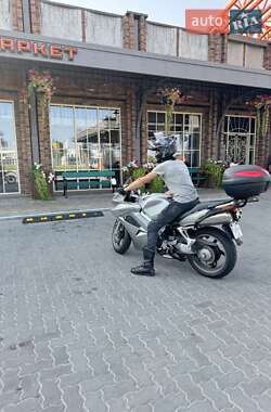 Мотоцикл Спорт-туризм Honda VFR 800F Interceptor 2004 в 
