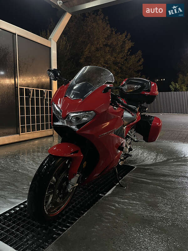 Honda VFR 800F Interceptor 2014