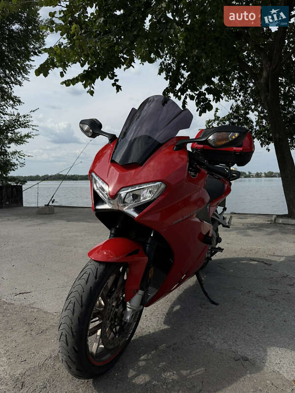Мотоцикл Спорт-туризм Honda VFR 800F Interceptor 2014 в Дніпрі