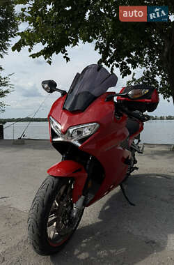 Мотоцикл Спорт-туризм Honda VFR 800F Interceptor 2014 в 