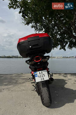 Мотоцикл Спорт-туризм Honda VFR 800F Interceptor 2014 в 