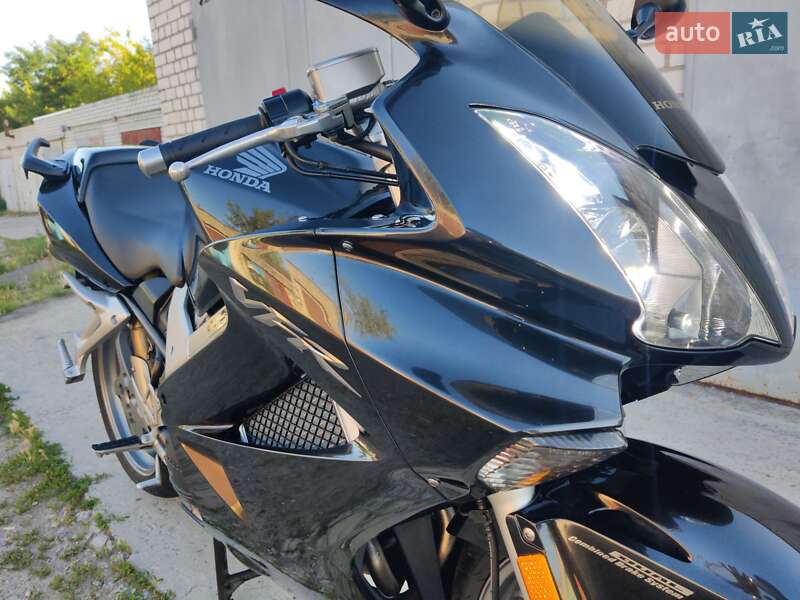 Мотоцикл Спорт-туризм Honda VFR 800F Interceptor 2008 в Кременчуці