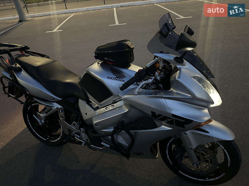 Honda VFR 800F Interceptor 2002