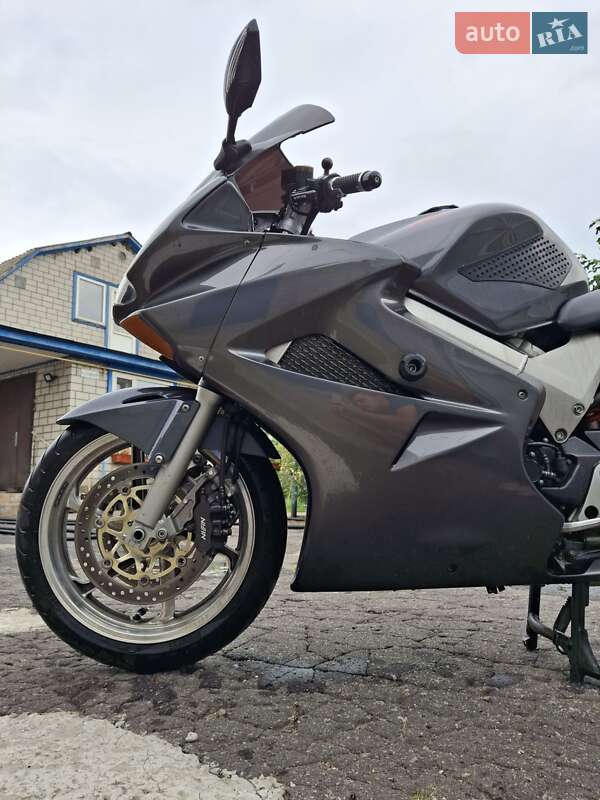 Мотоцикл Спорт-туризм Honda VFR 800F Interceptor 2002 в Каневі