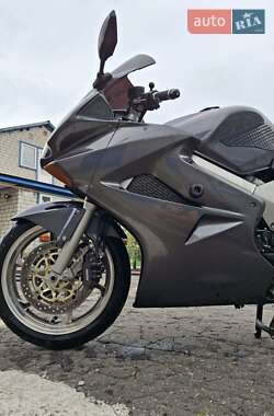 Мотоцикл Спорт-туризм Honda VFR 800F Interceptor 2002 в 