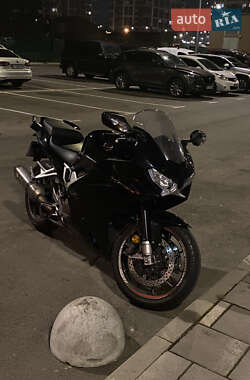 Мотоцикл Спорт-туризм Honda VFR 800F Interceptor 2015 в 