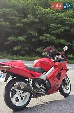 Мотоцикл Спорт-туризм Honda VFR 800F Interceptor 2000 в 