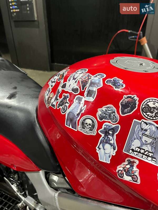 Мотоцикл Спорт-туризм Honda VFR 800F Interceptor 2000 в Миколаєві фото 7 Мотоцикл Спорт-туризм Honda VFR 800F Interceptor 2000 в Миколаєві