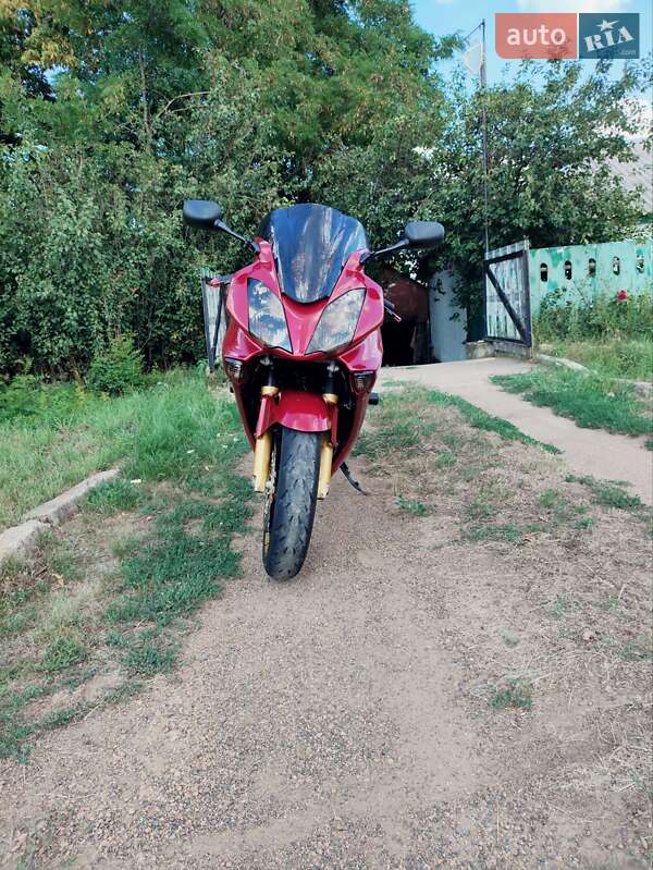 Мотоцикл Спорт-туризм Honda VFR 800F Interceptor 2003 в Новоукраїнці